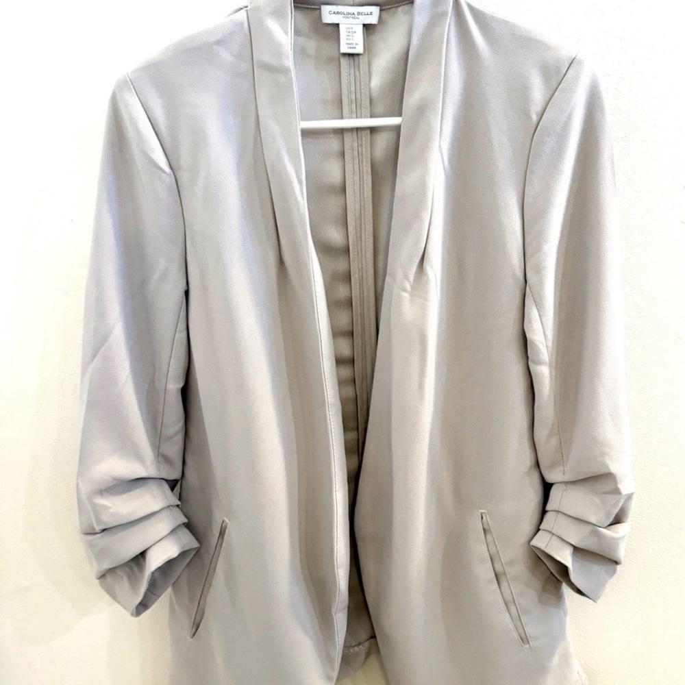 Carolina Belle Women's Cream Blazer